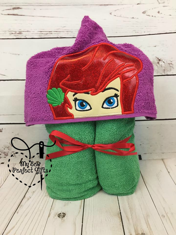 Princess Friends Hooded Bath Towel