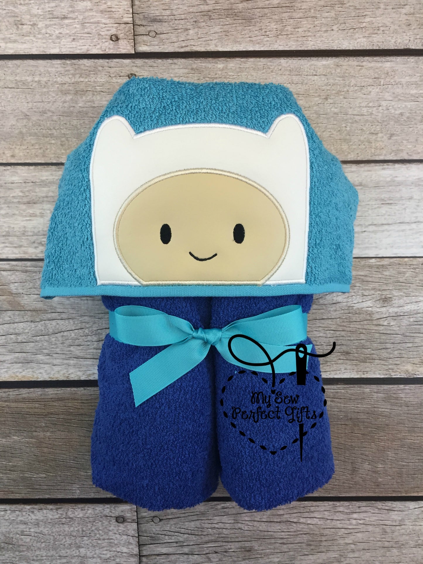 Adventure Friends Hooded Bath Towel