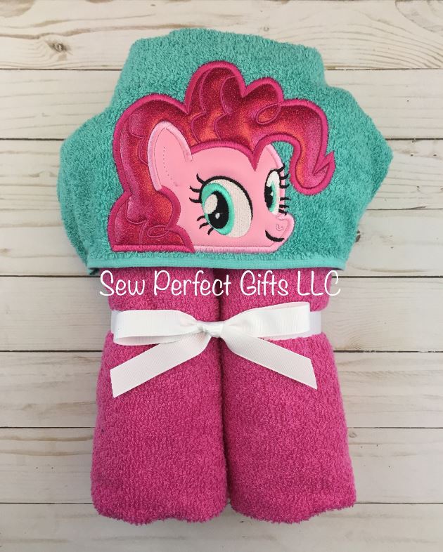 Pony Hooded Bath Towel