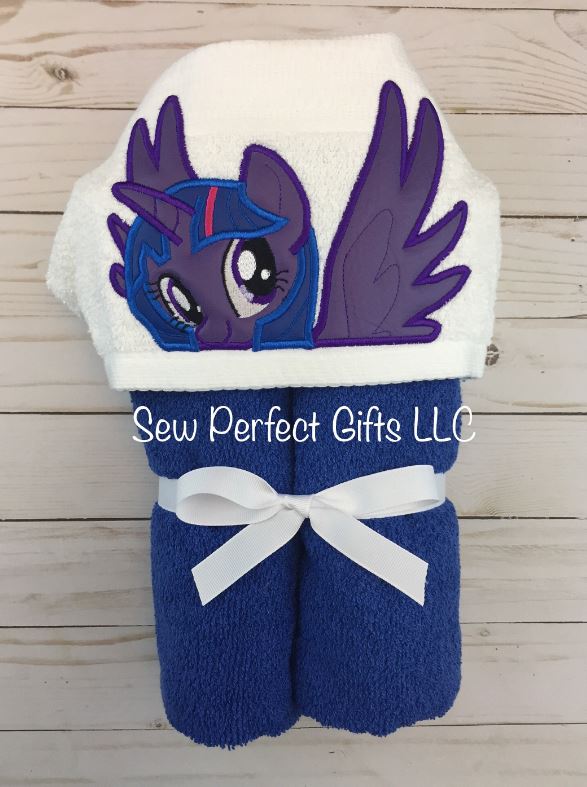 Pony Hooded Bath Towel