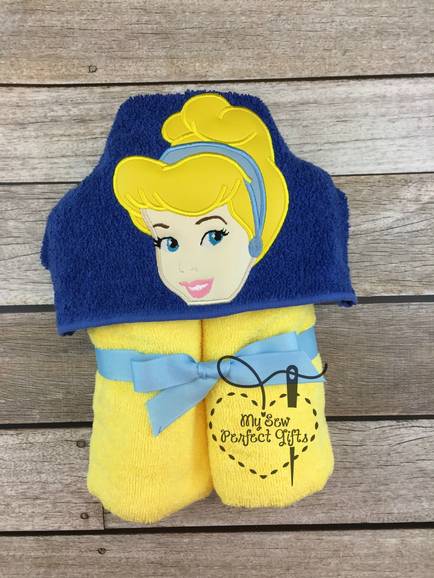 Princess Friends Hooded Bath Towel