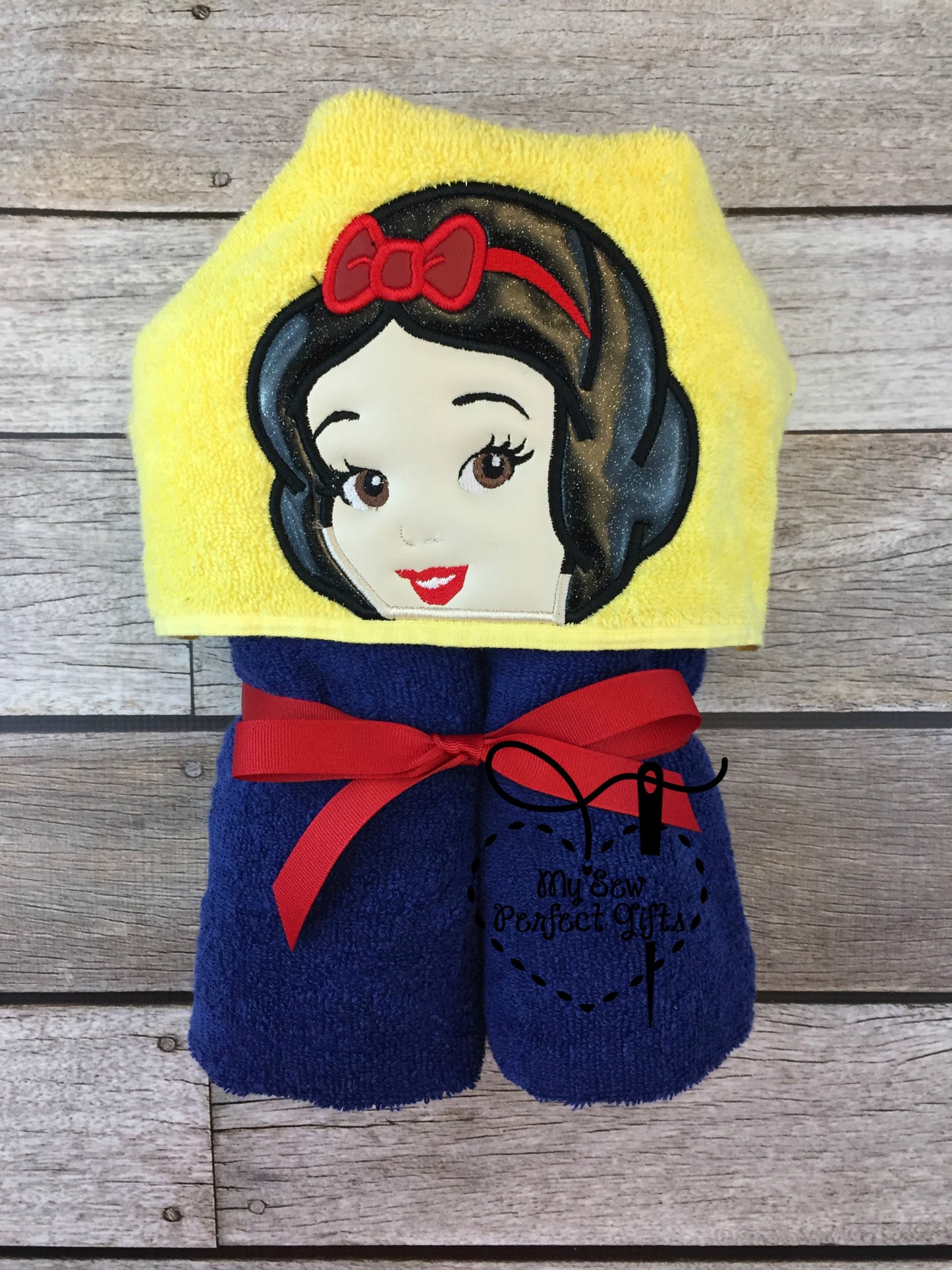 Princess Friends Hooded Bath Towel